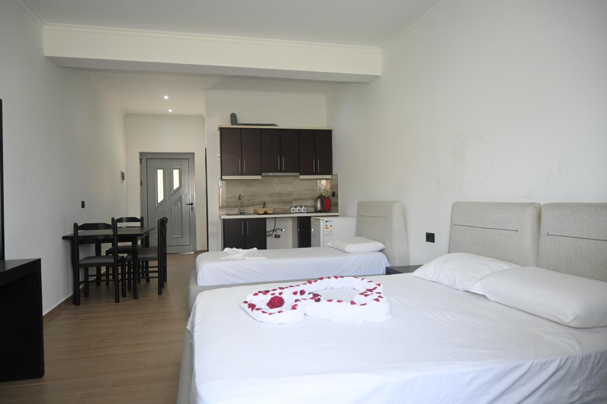 Lux Apartments Ksamil Bagian luar foto
